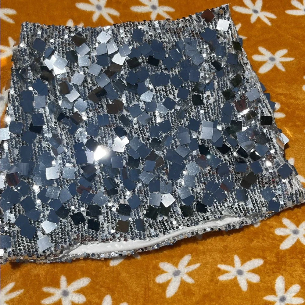NWOT Silver Sequin Mini Tube Skirt Size Medium White Base Disco Ball Skirt